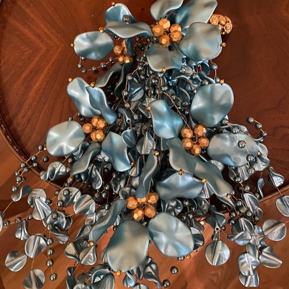 BOUQUET OF FLOWERS NEW HANDMADE DECORATIVE Artificial BEADED flowers for Decor - Picture 2 of 5